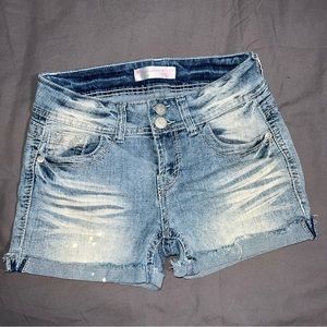 NWOT No Boundaries Juniors Size 5 Denim Shorts